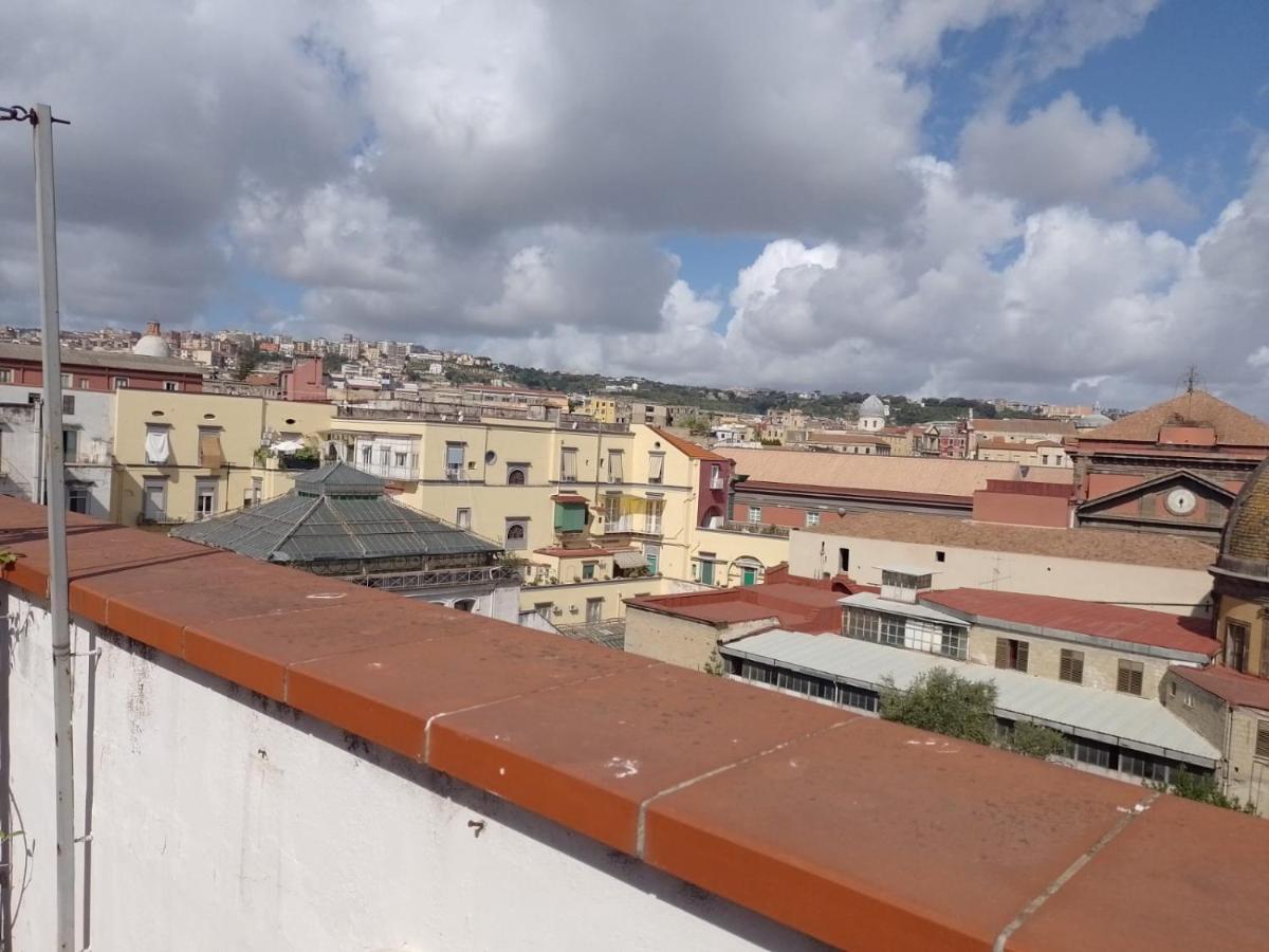 Uno Sguardo Sui Tetti Apartment Naples Exterior photo